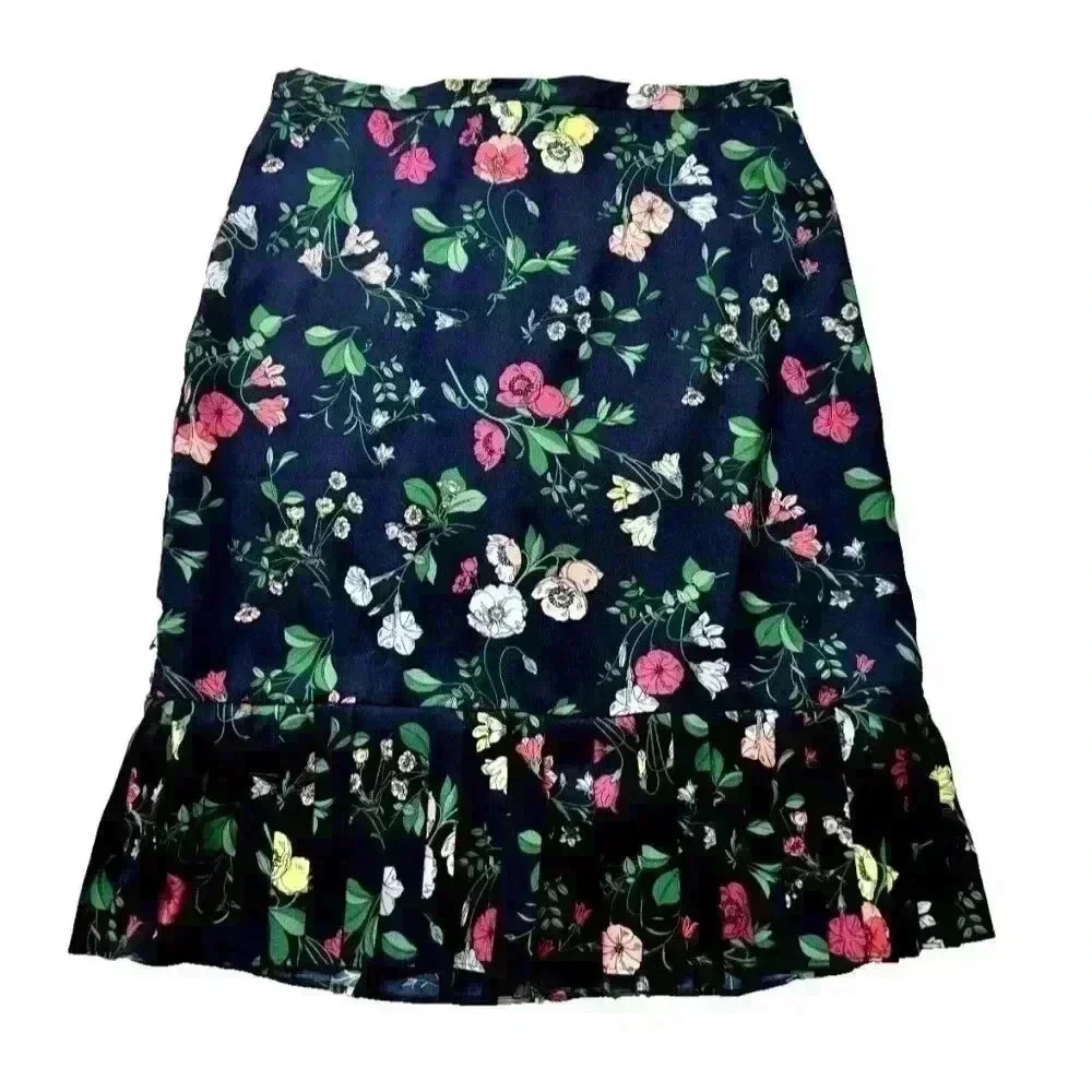 Ann Taylor Floral Pleat Hem Skirt Size 4 lightly flared Knee-Mid Length